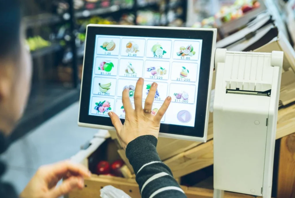 Touchscreen POS software tracking inventory in real-time
