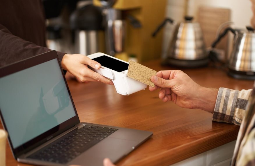 Contactless card payment using portable POS terminal