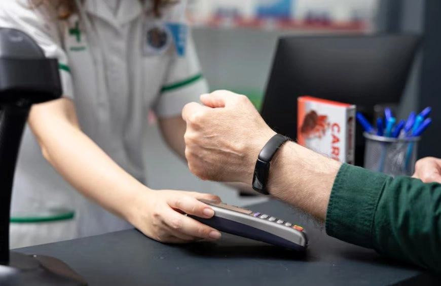 Comparing Lightspeed and Clover POS system features