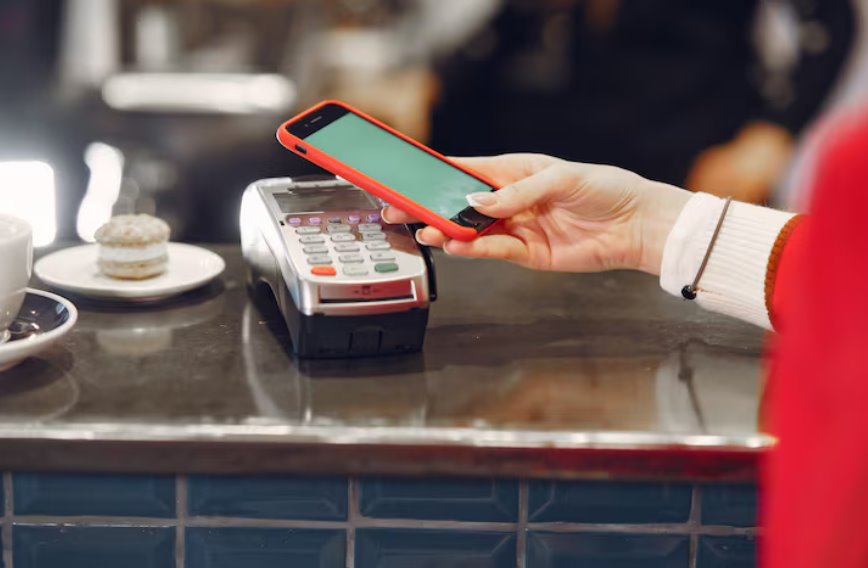 Customer using wireless POS for quick payments