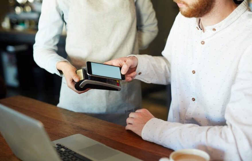 Portable POS terminal accepting customer card payments